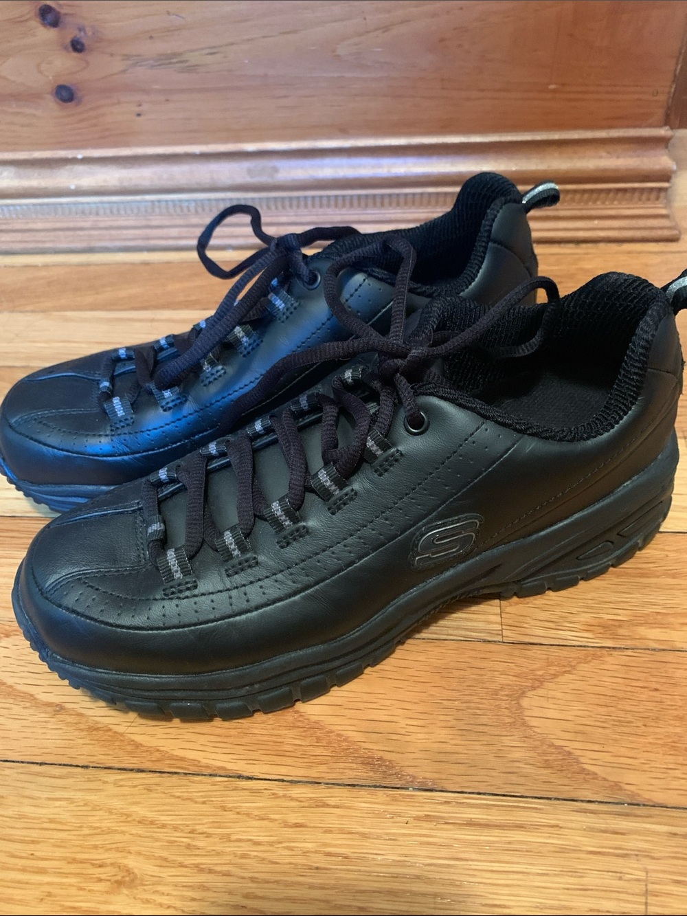☁️ Chunky Black Sketchers Leather Wide Slip Resistant Sneakers ☁️